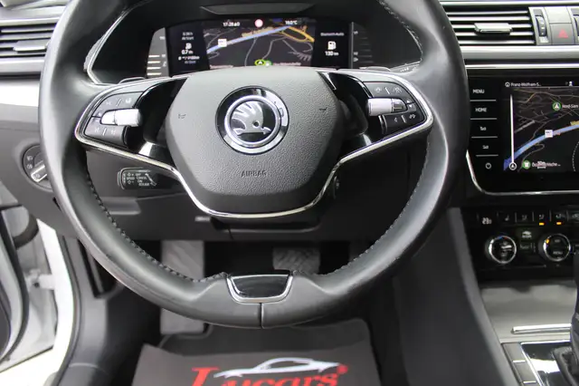 Skoda Superb view 10
