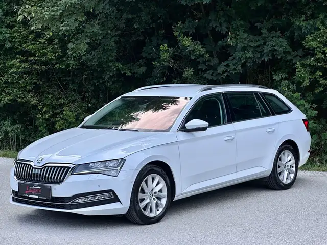 Skoda Superb view 4