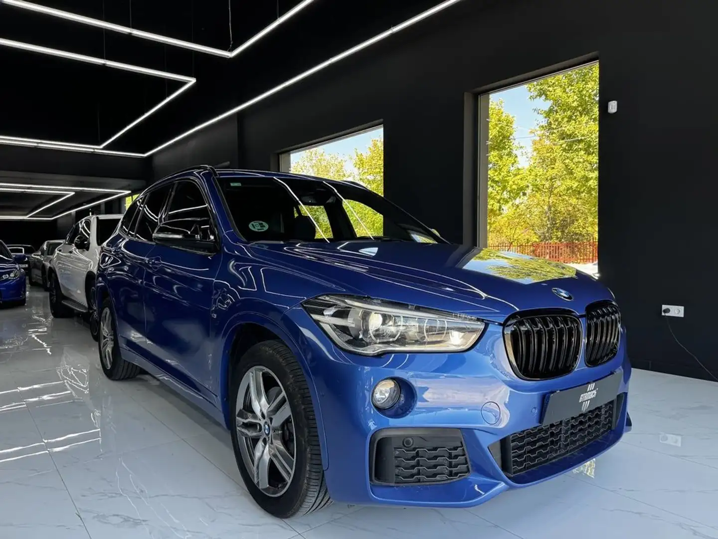 BMW X1 sDrive 18d Azul - 1