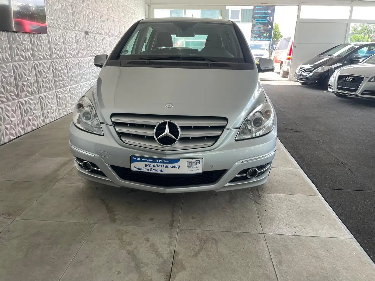 Mercedes-Benz B 200 B -Klasse B 200 Sport PDC.Sitzh.Automatik Grau - 2