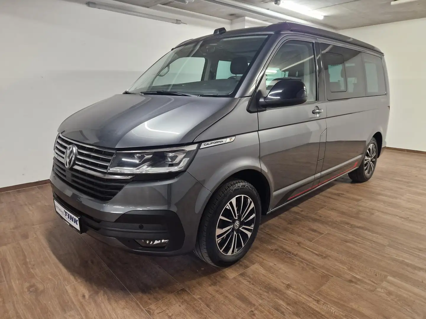 Volkswagen T6.1 California 2.0 TDI DSG 4-Motion, Beach Camper Edition, Grijs - 1