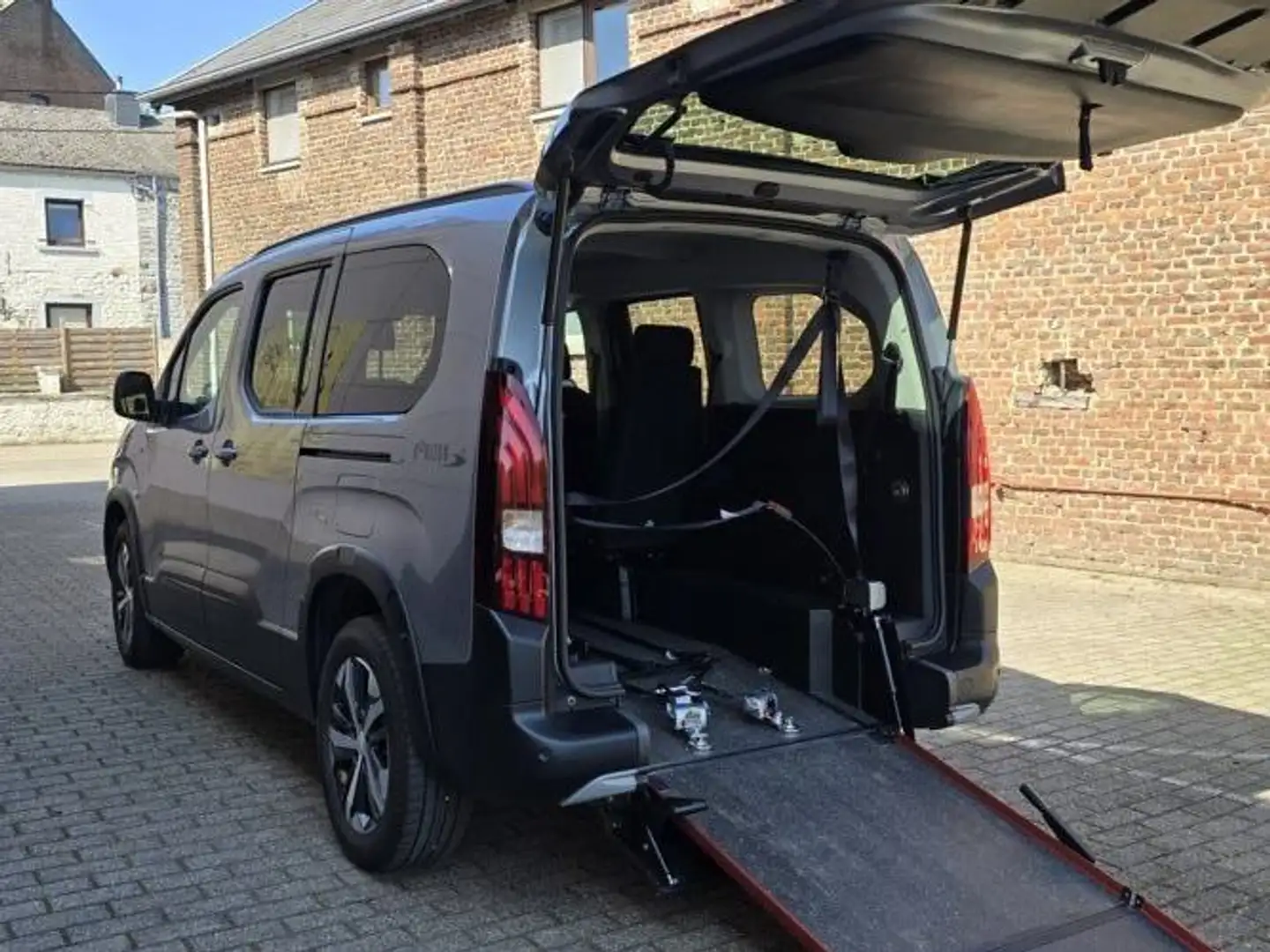 Peugeot Rifter Rifter 1.5 BlueHDi Long GT 7pl S Grijs - 1