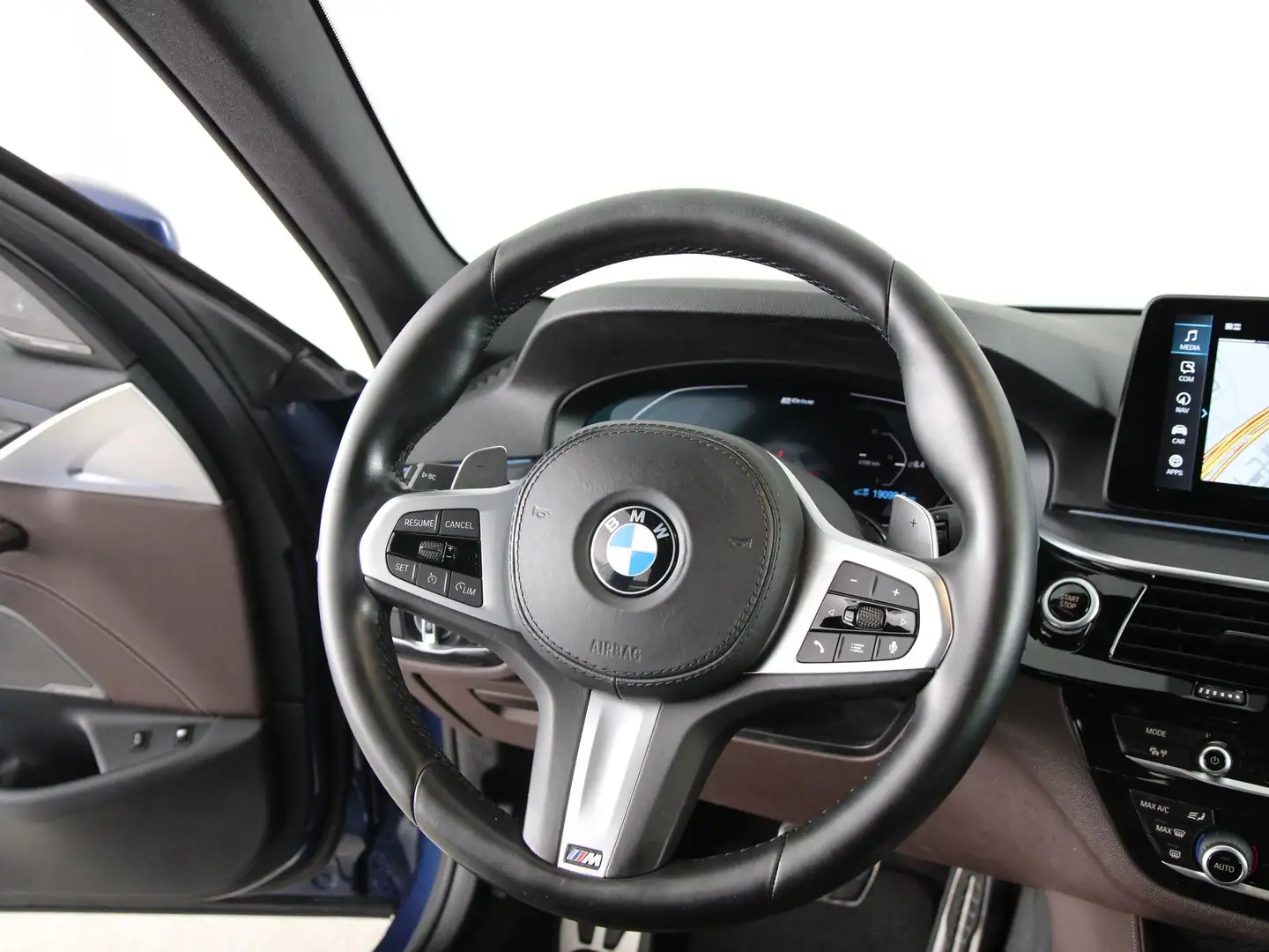 BMW 545 5 Serie 545e xDrive High Executive M-Sport Blau - 2