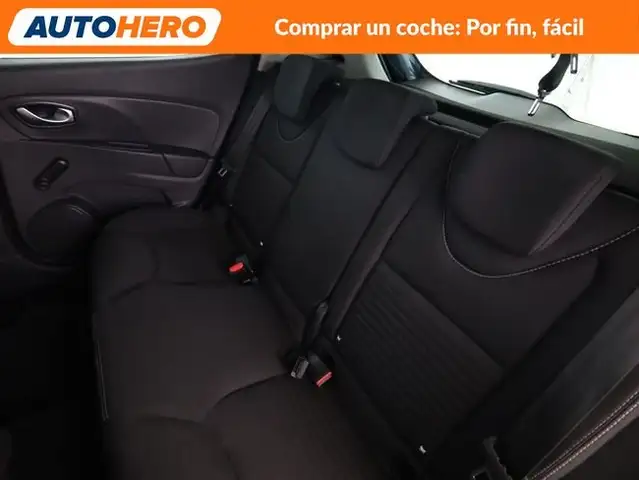 Renault Clio view 15