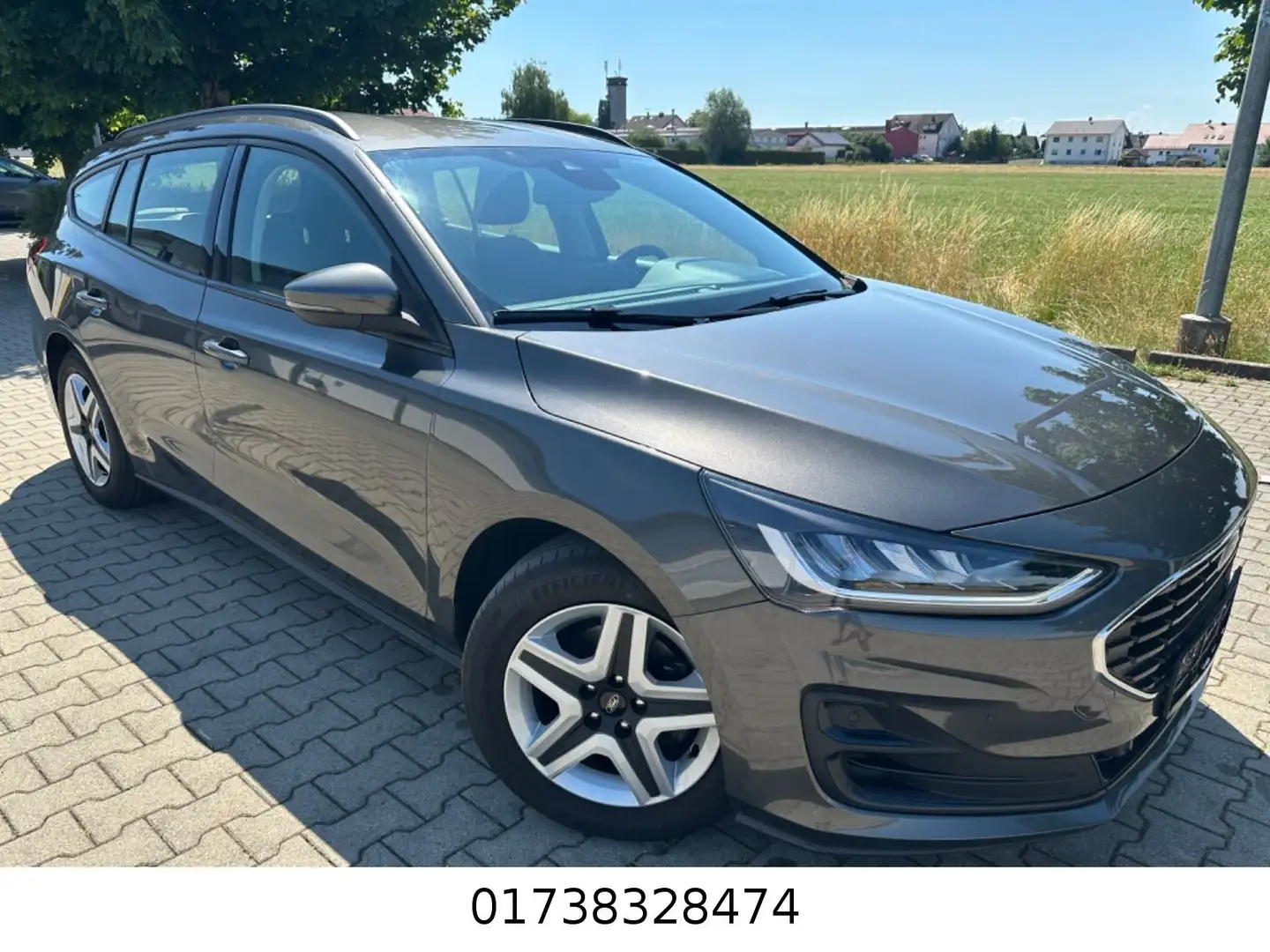 Ford Focus 1,5 EcoBlue 88kW Cool & Connect Turnier Grau - 1