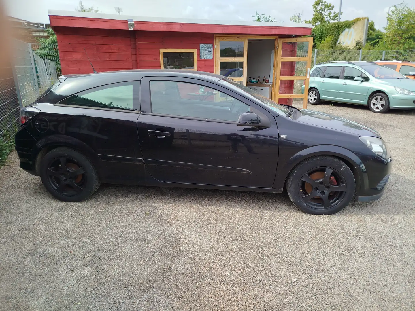 Opel Astra GTC Noir - 2