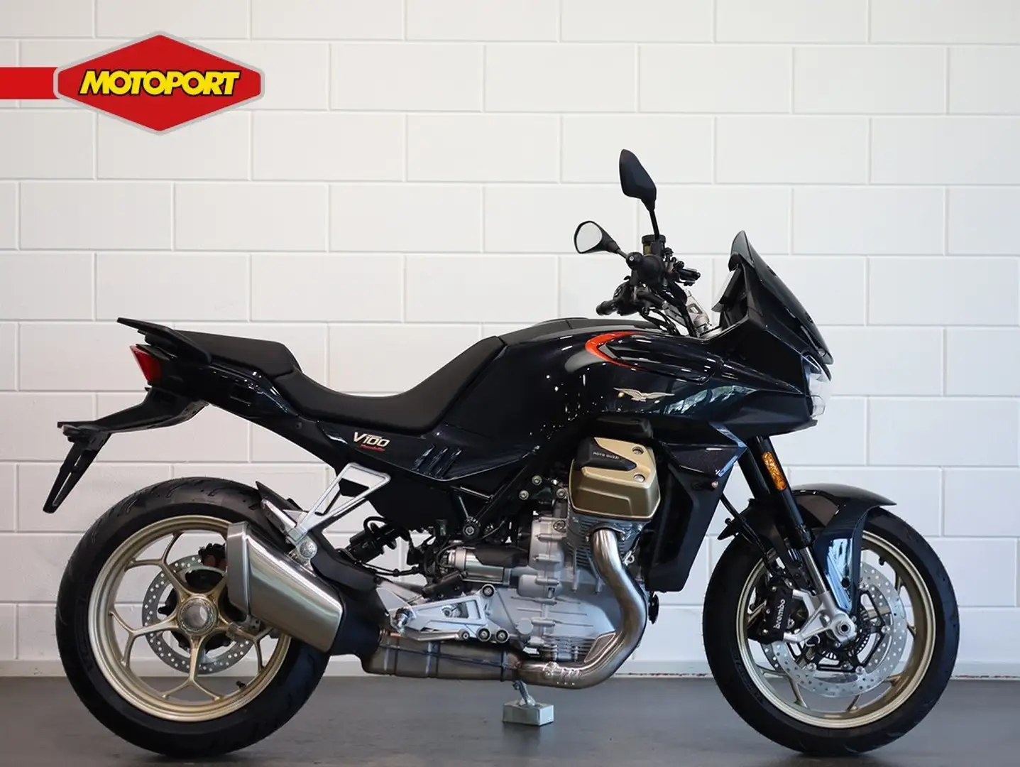 Moto Guzzi V 100 Mandello Czarny - 1