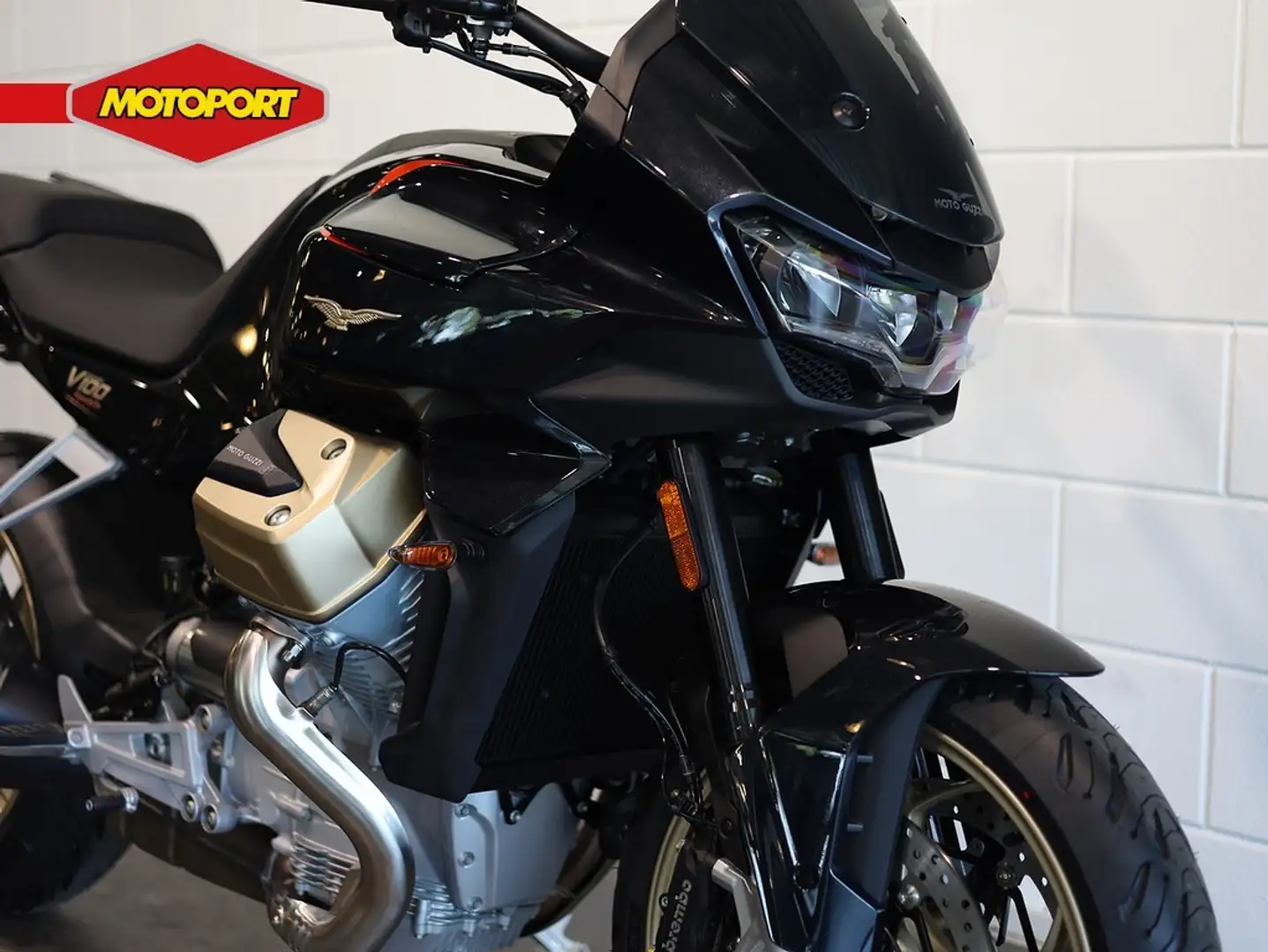 Moto Guzzi V 100 Mandello Czarny - 2
