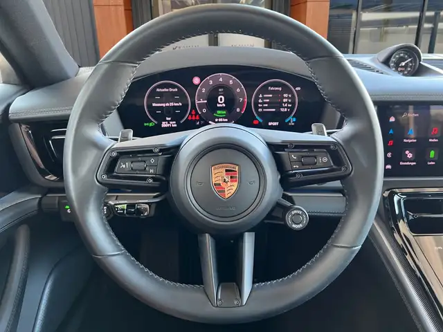 Porsche Panamera view 9