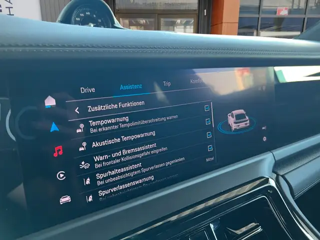 Porsche Panamera view 12