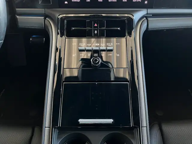 Porsche Panamera view 8