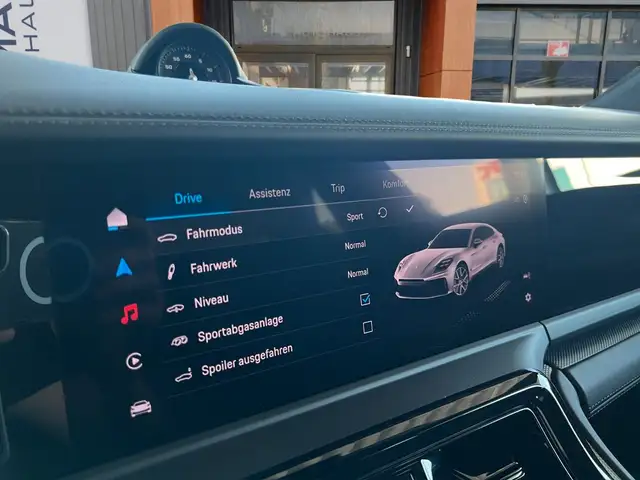 Porsche Panamera view 11