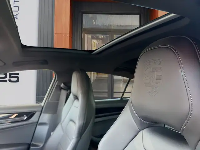 Porsche Panamera view 6