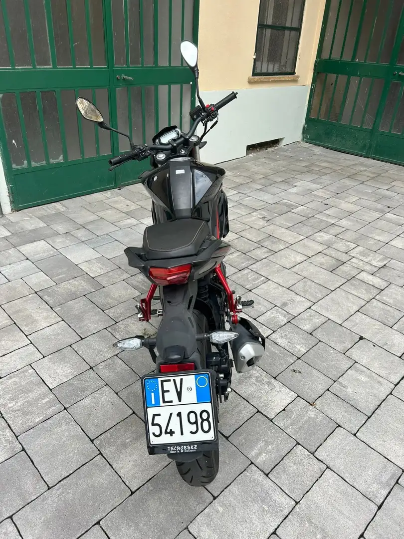 Benelli 125 2 C Zwart - 1