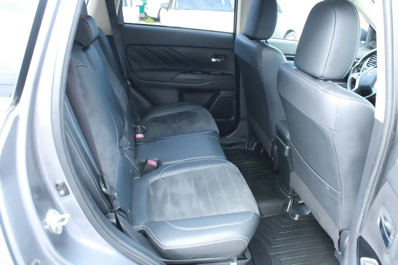 Mitsubishi Outlander снимка Mitsubishi Outlander