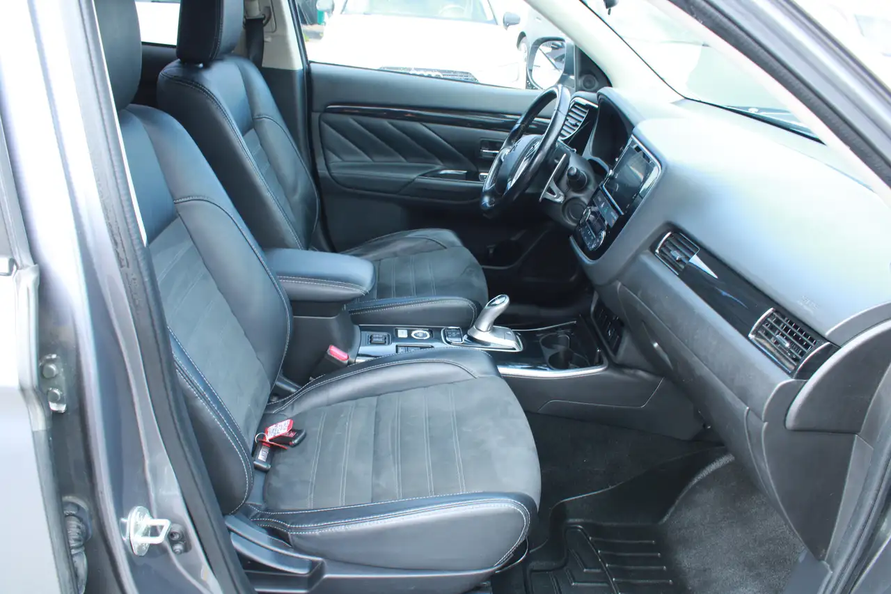 Mitsubishi Outlander снимка Mitsubishi Outlander