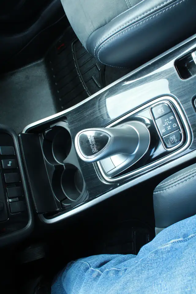 Mitsubishi Outlander снимка Mitsubishi Outlander