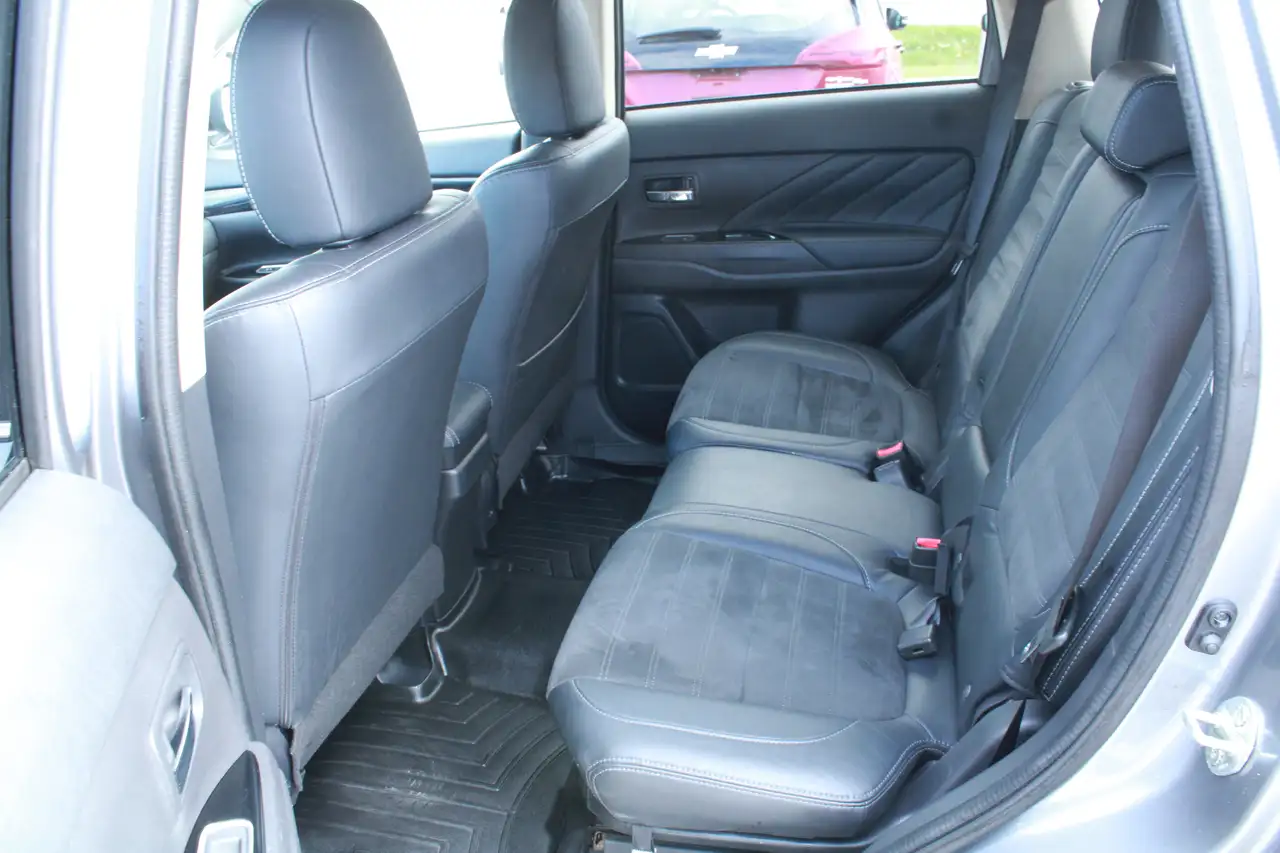Mitsubishi Outlander снимка Mitsubishi Outlander