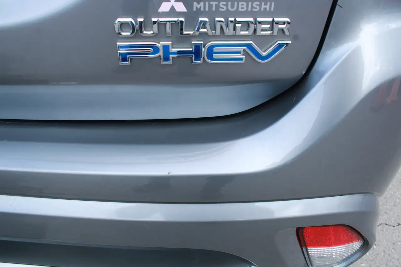Mitsubishi Outlander снимка Mitsubishi Outlander