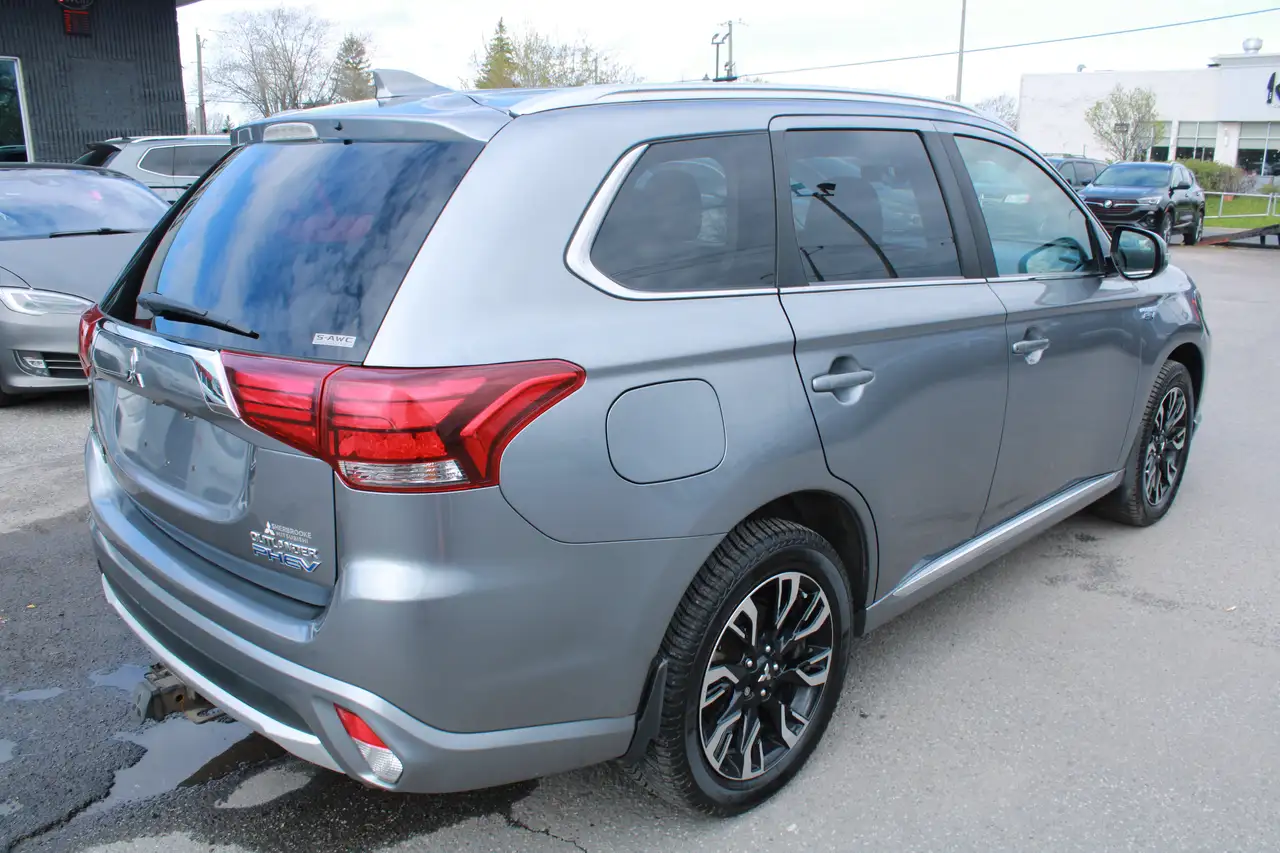 Mitsubishi Outlander снимка Mitsubishi Outlander