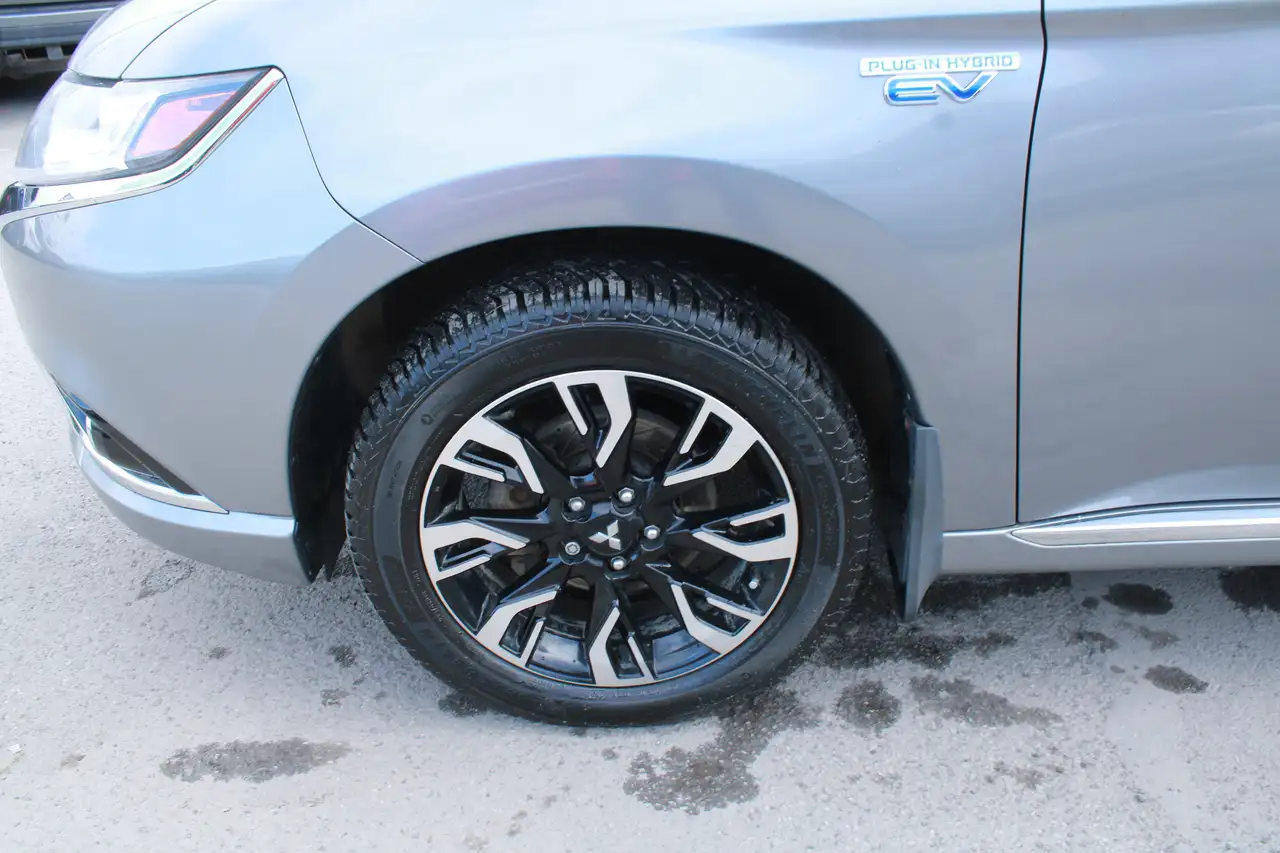 Mitsubishi Outlander снимка Mitsubishi Outlander