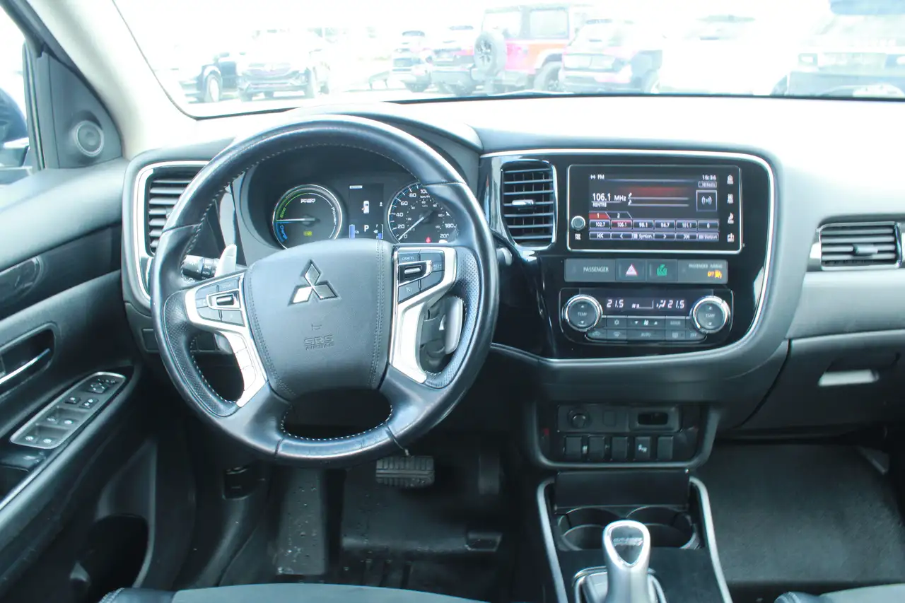 Mitsubishi Outlander снимка Mitsubishi Outlander