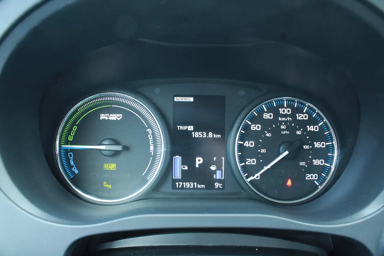 Mitsubishi Outlander снимка Mitsubishi Outlander