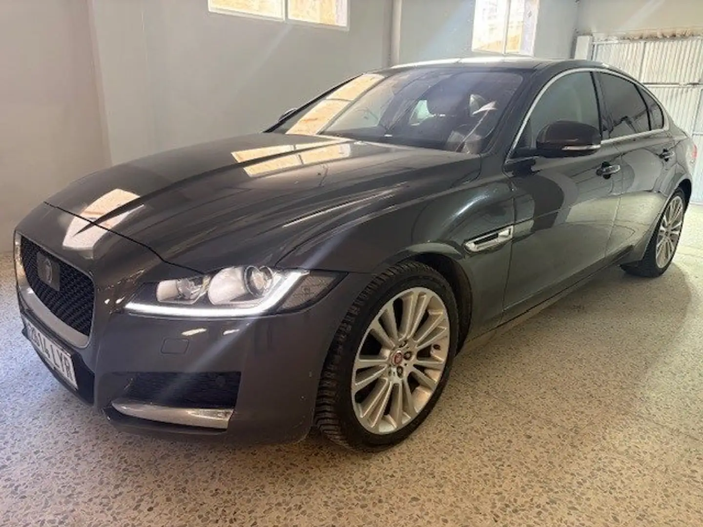 Jaguar XF 2.0i4D Portfolio Aut. 180 Brun - 2