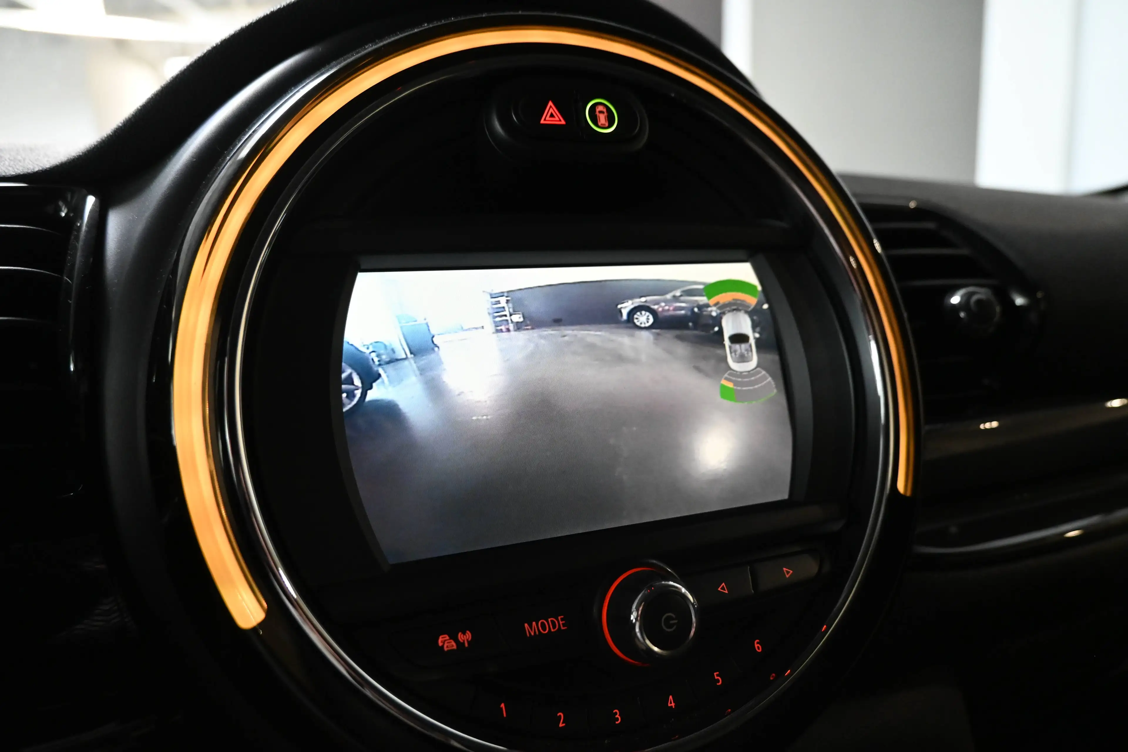 MINI Cooper Clubman 1.5i A Cooper CLUBMAN / CAMERA / GPS NAVIGATION / LEDS / CRUISE / PDC / JANTES NOIRES !! — photo 14