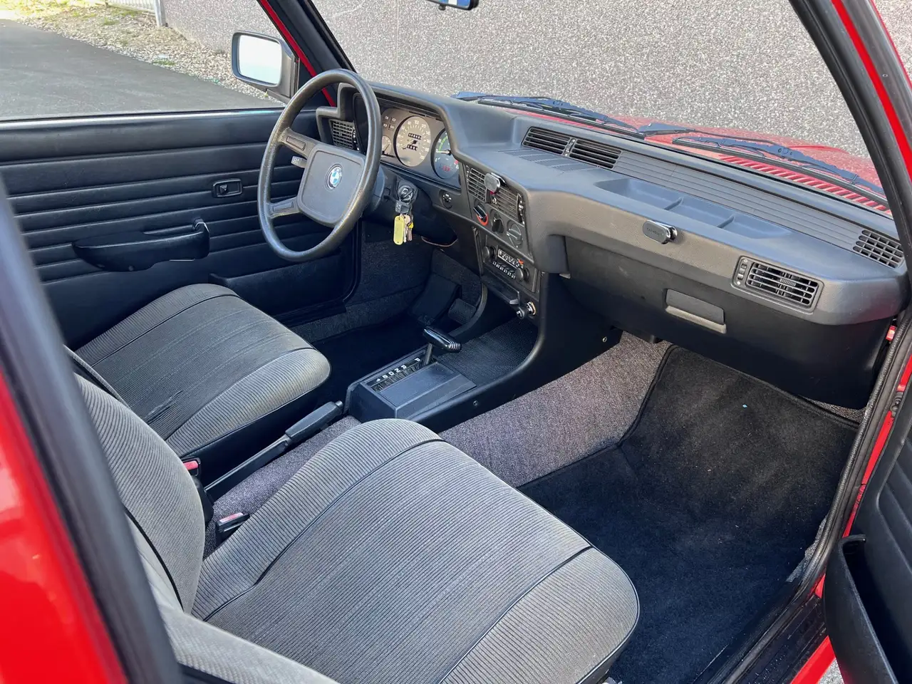 BMW 316 3-serie E21 /Automaat /1981/Hennarood /15"/Belasti, foto 3