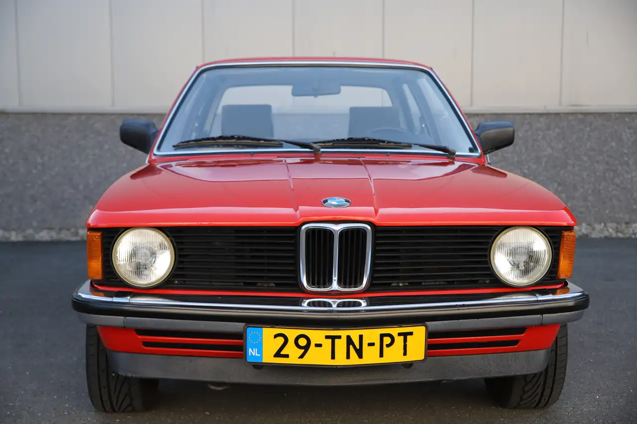 BMW 316 3-serie E21 /Automaat /1981/Hennarood /15"/Belasti, foto 2
