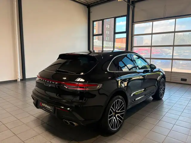 Porsche Macan view 5
