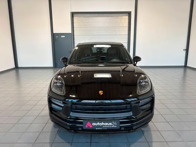 Porsche Macan view 2