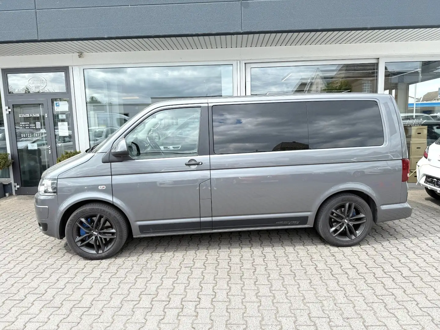 Volkswagen T5 Multivan Edition 25 4Motion *MOTOR 01/25 NEU* Grau - 2