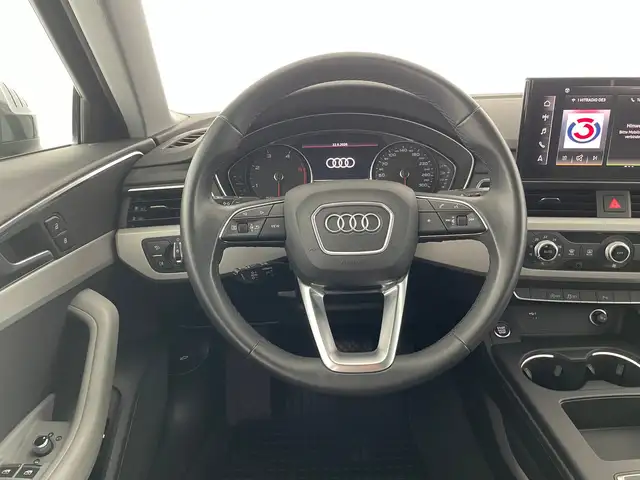 Audi A4 view 11