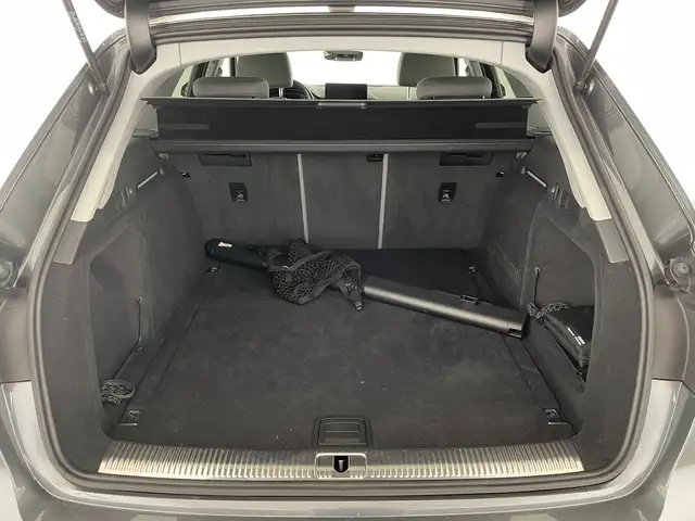 Audi A4 view 7