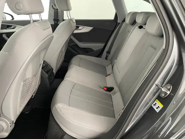 Audi A4 view 10