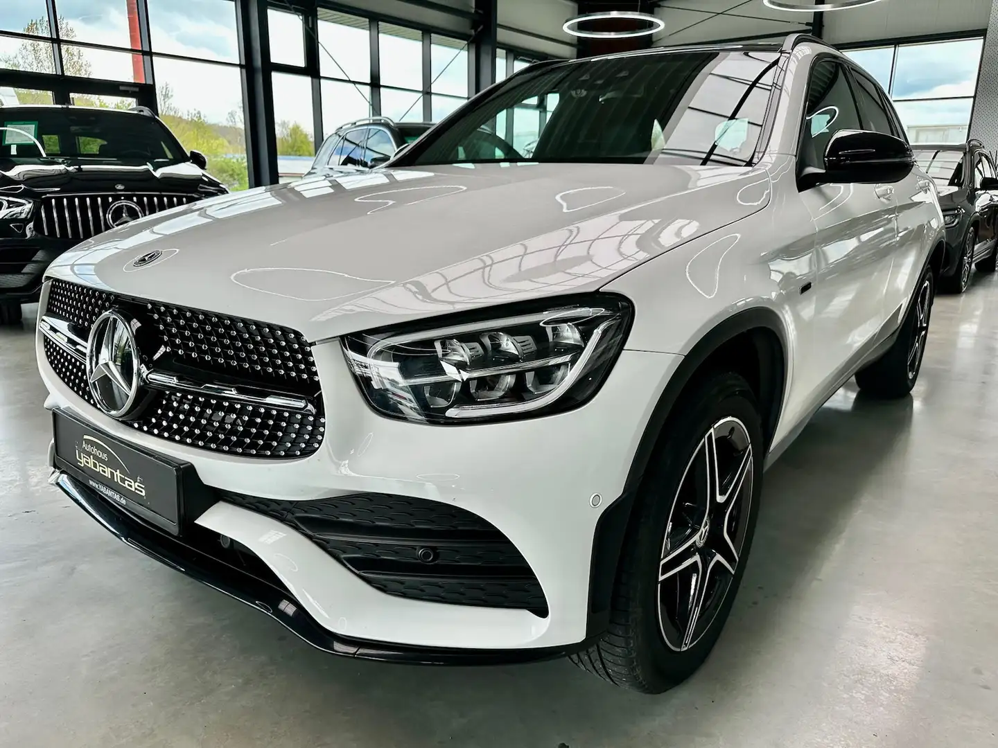 Mercedes-Benz GLC 300 de 4M AMG Night Pano Kamera KEYLESS-GO AHK LED MBU Білий - 1
