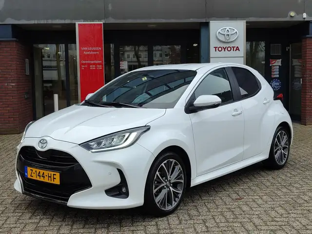 Toyota Yaris 1.5 Hybrid 130 EXECUTIVE STOEL/STUURVERW BLIND SPO