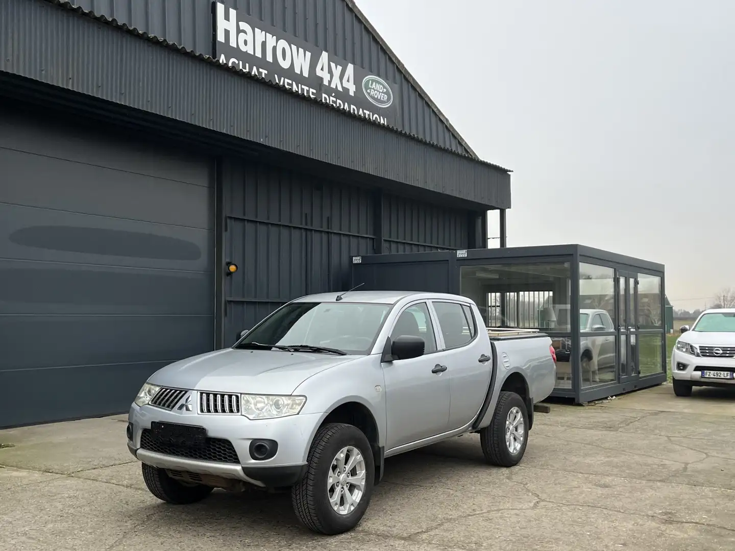 Mitsubishi L200 2.5 TD 136 DBLE CAB INVITE Gümüş rengi - 1