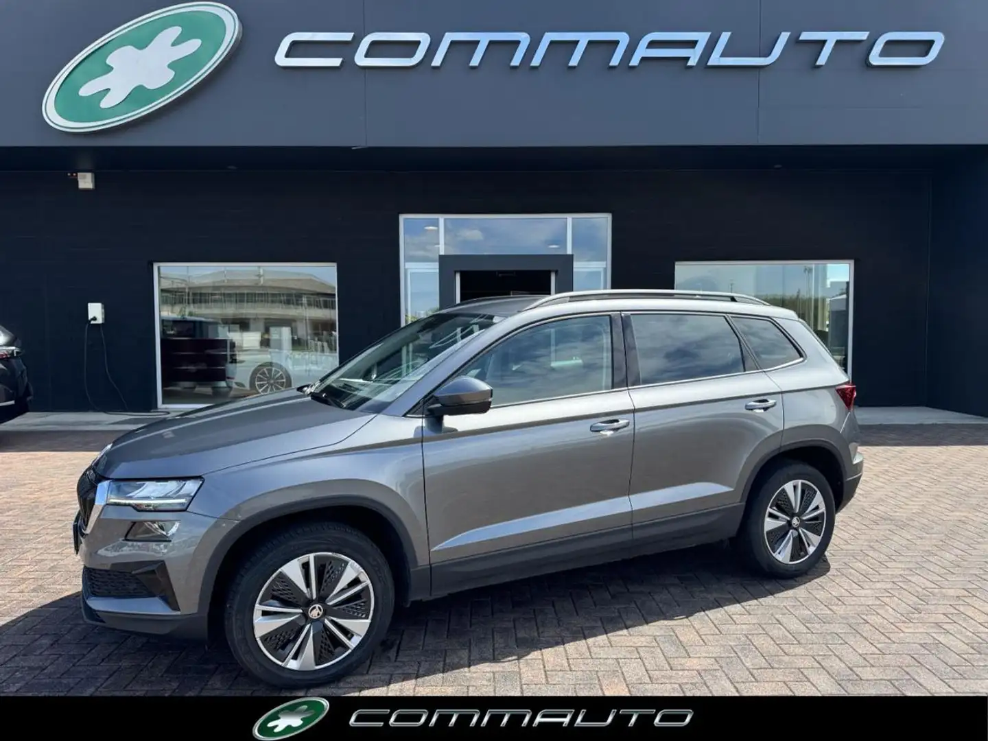 Skoda Karoq 1.5 TSI ACT DSG Executive Gris - 1