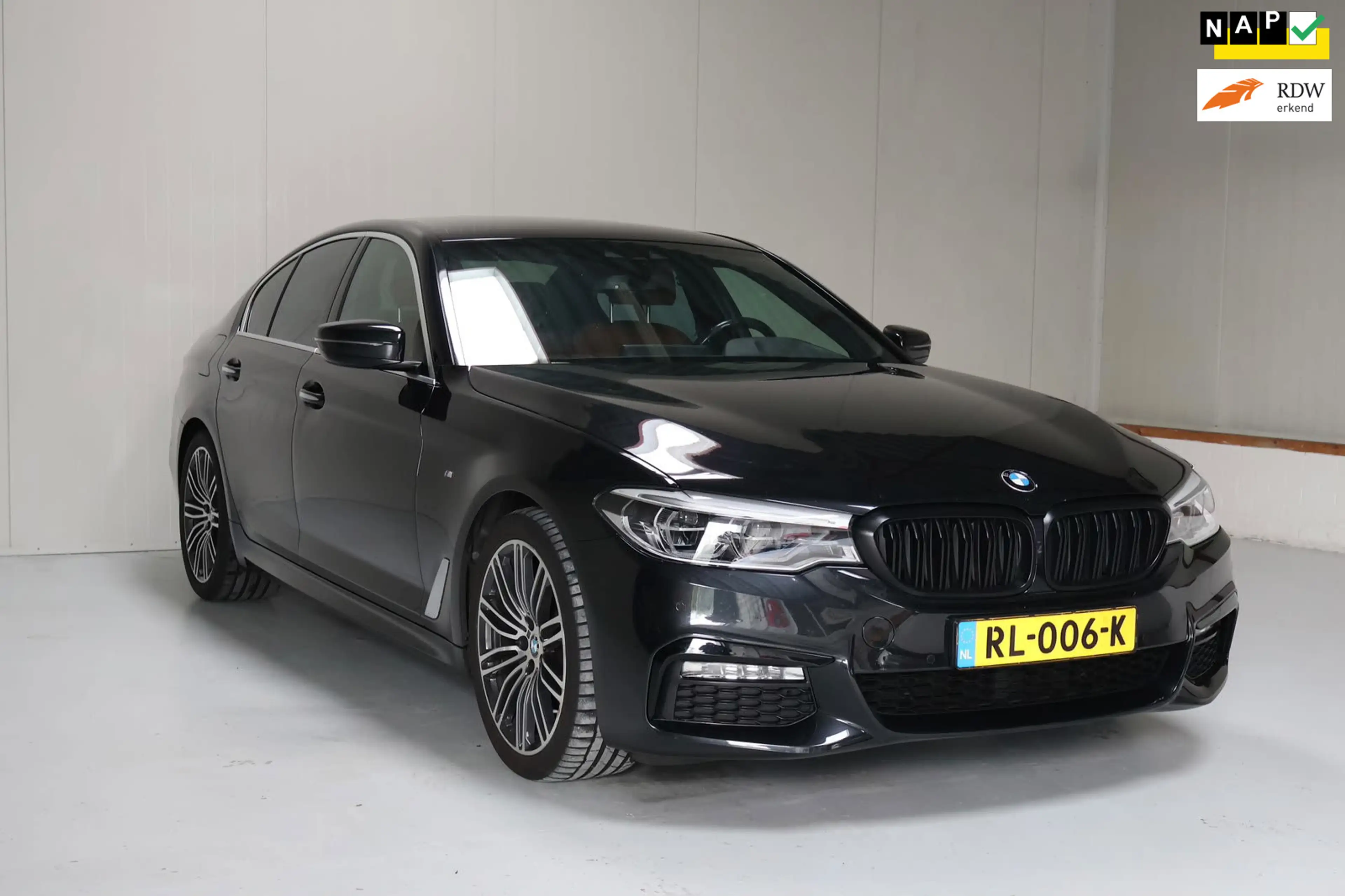 BMW 520 5-serie 520i High Executive/Leder/M Sport/NL auto/