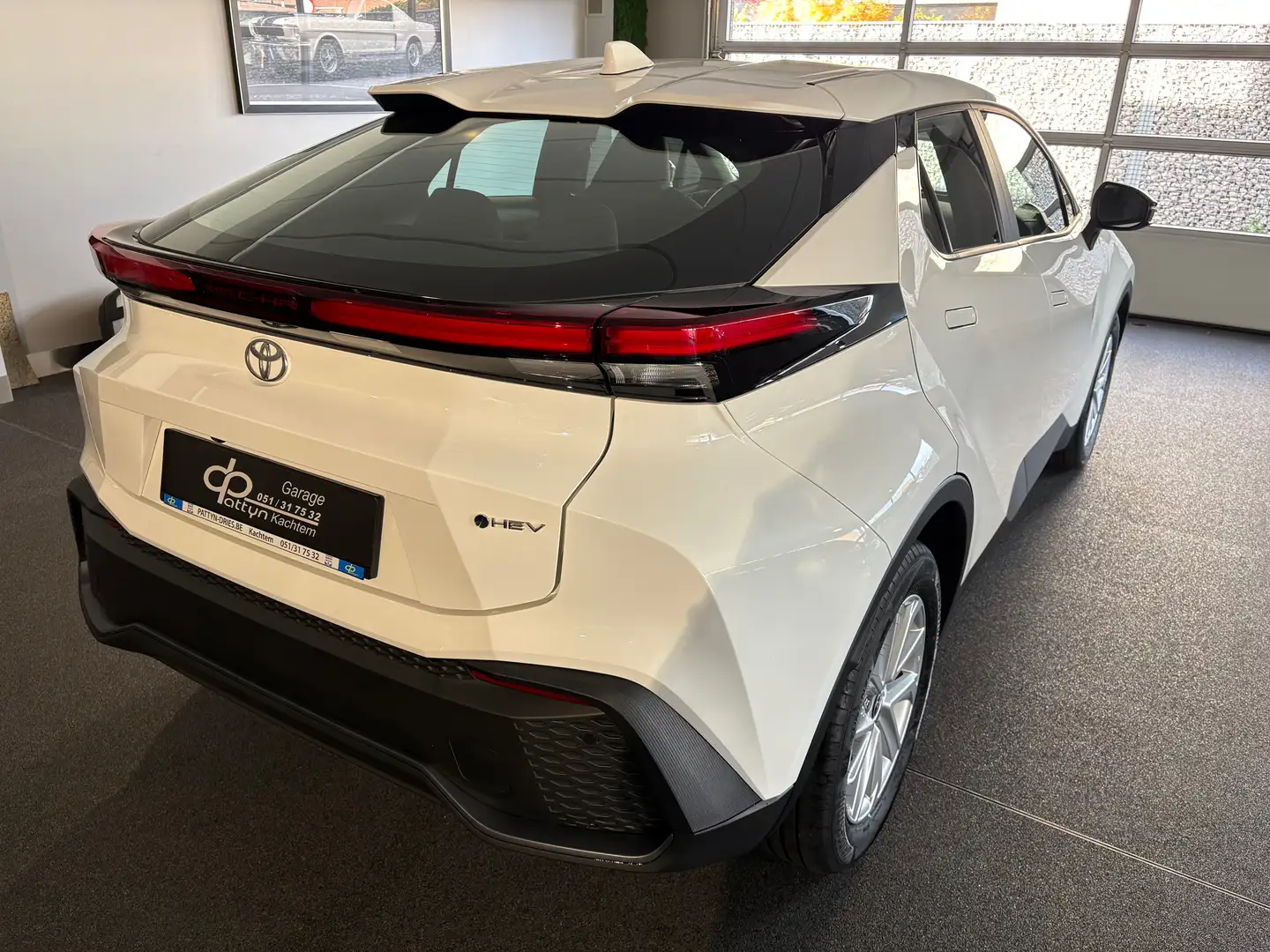 Toyota C-HR 1.8 Hybrid 140 CVT Dynamic/achteruitrijcamera Blanc - 1