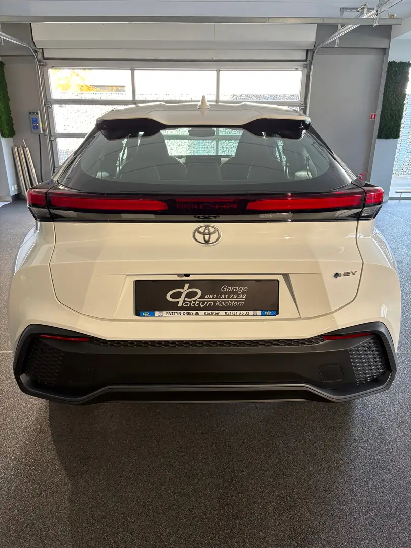 Toyota C-HR 1.8 Hybrid 140 CVT Dynamic/achteruitrijcamera Blanc - 2