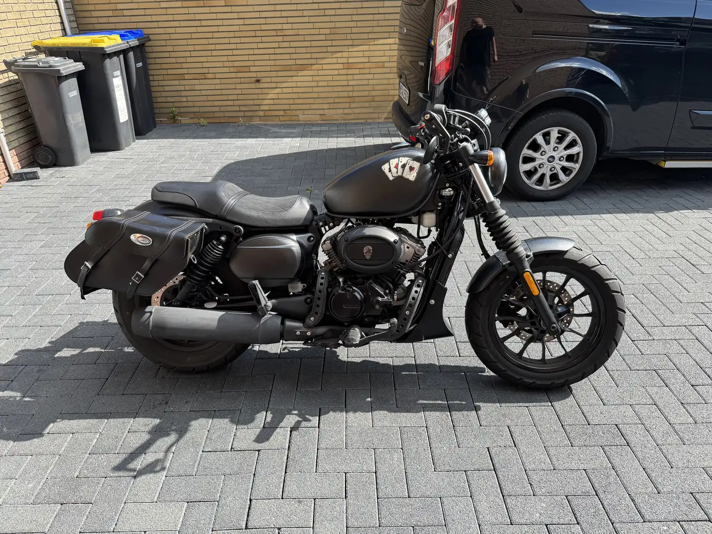 Hyosung GV 125 S inkl. T-300 Zwart - 2