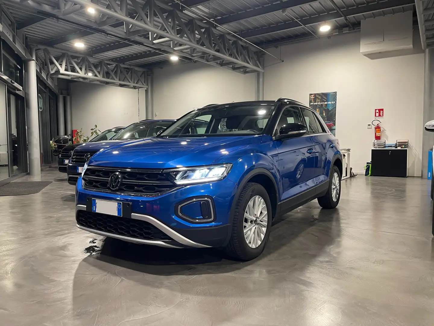 Volkswagen T-Roc 1.0 tsi Life - PARK ASSIST - PREZZO REALE Blau - 1