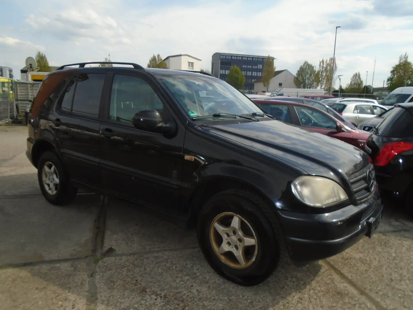 Mercedes-Benz ML 320 Mercedes ML -Automatik - Export Černá - 2