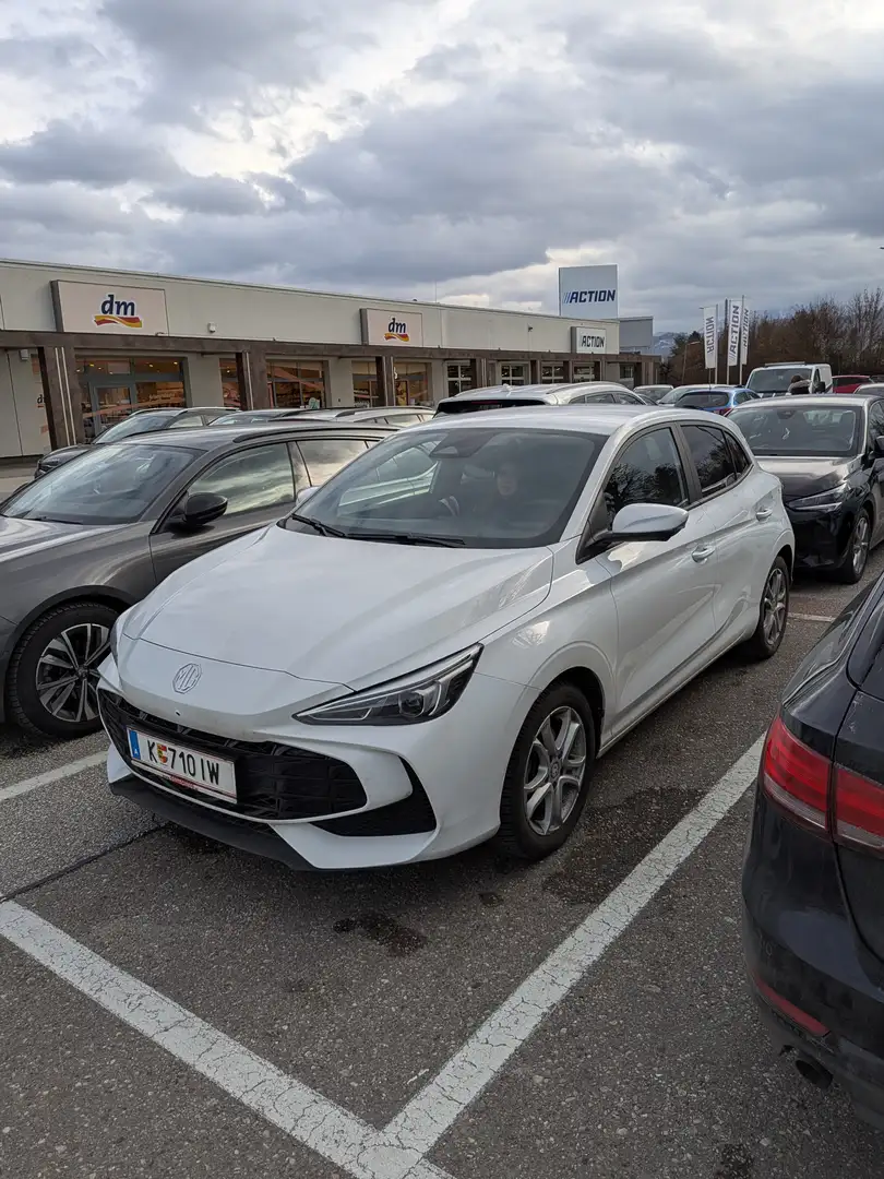 MG MG3 Hybrid + Luxury - 1
