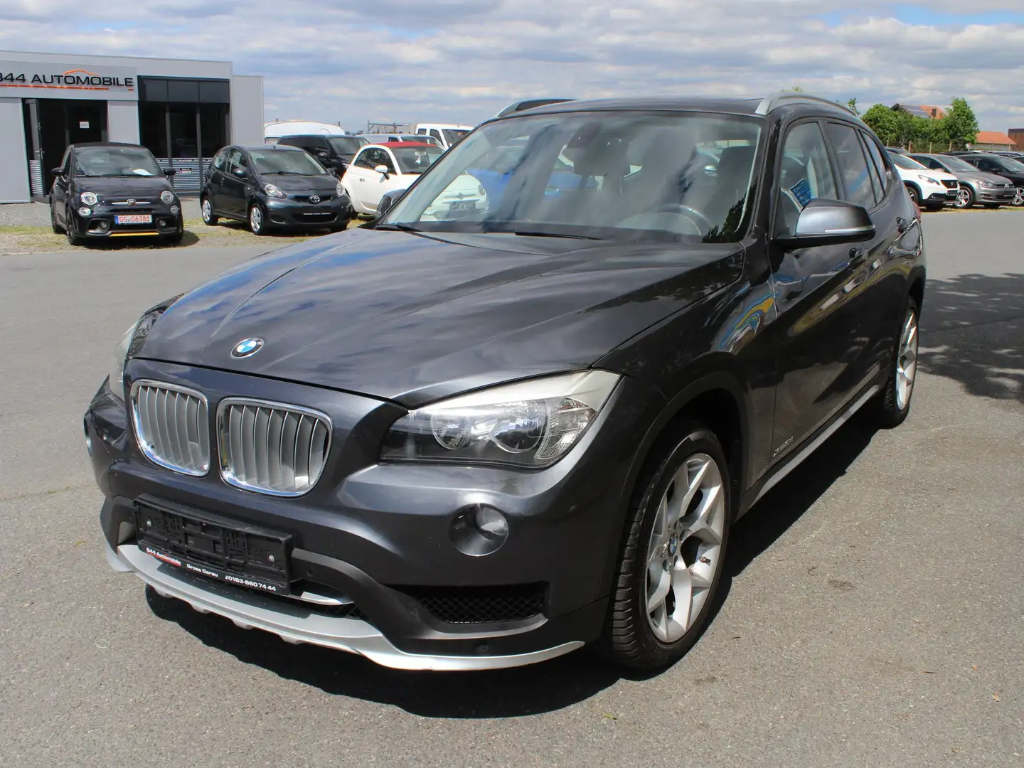 BMW X1 X-Line xDrive*NAVI*Teilleder*Sitzhg*Panoramad.*AHK Gris - 1