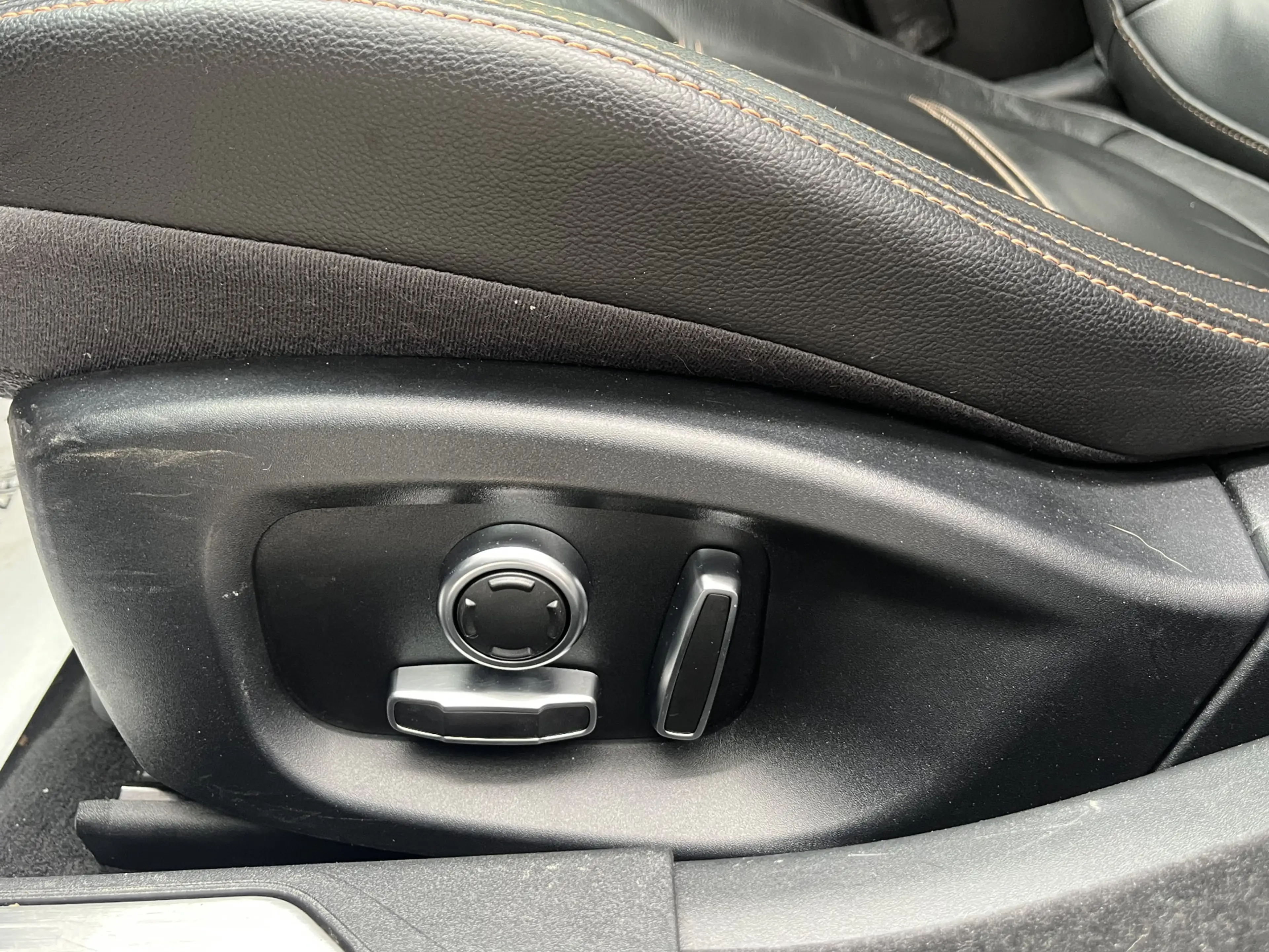 Jaguar XE 2.0t Pure Aut/Ecc/Leer/Navi — photo 12